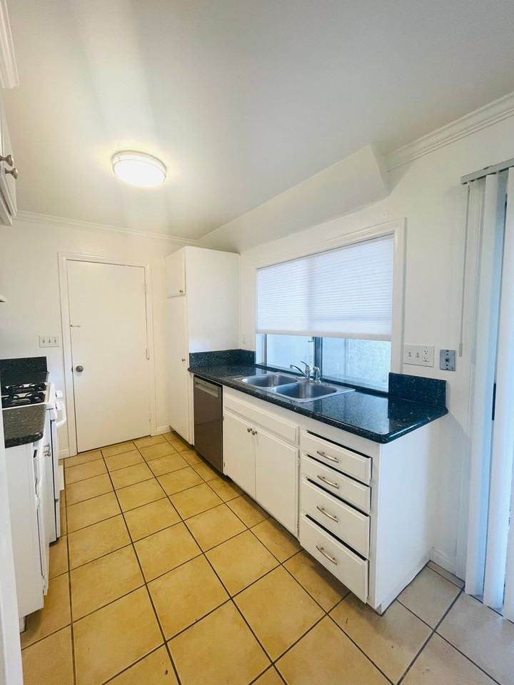 1333 Iguana Cir - Photo 6 of 34