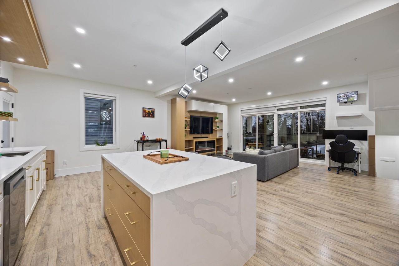 10500 McVeety Street - Photo 3 of 34