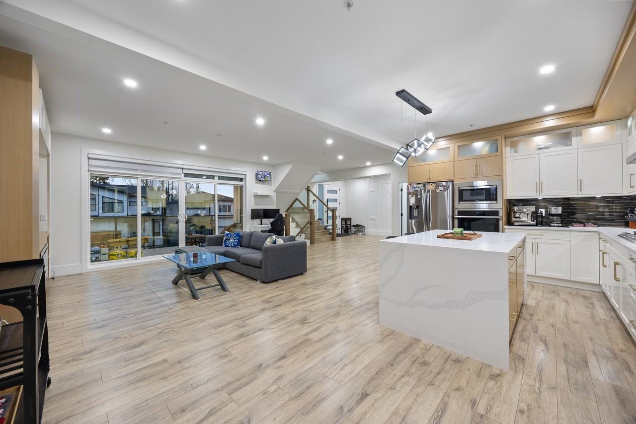 10500 McVeety Street - Photo 4 of 34