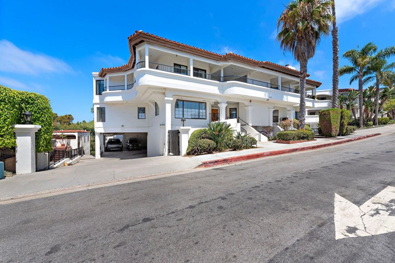 210 Avenida Montalvo #4 - Photo 3 of 50