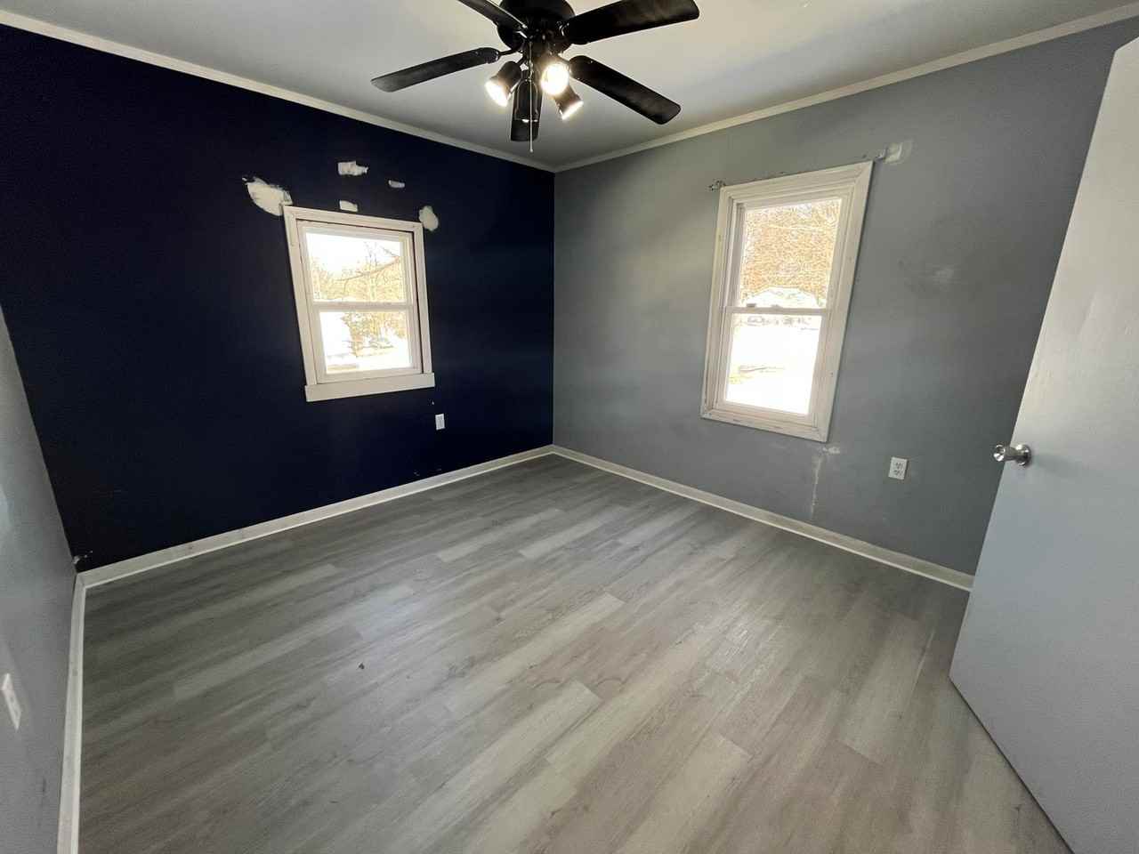 818 9th Ave - Photo 3 of 8