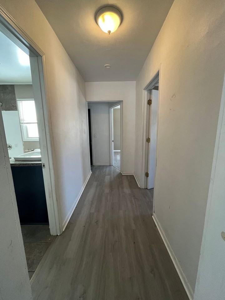 818 9th Ave - Photo 4 of 8