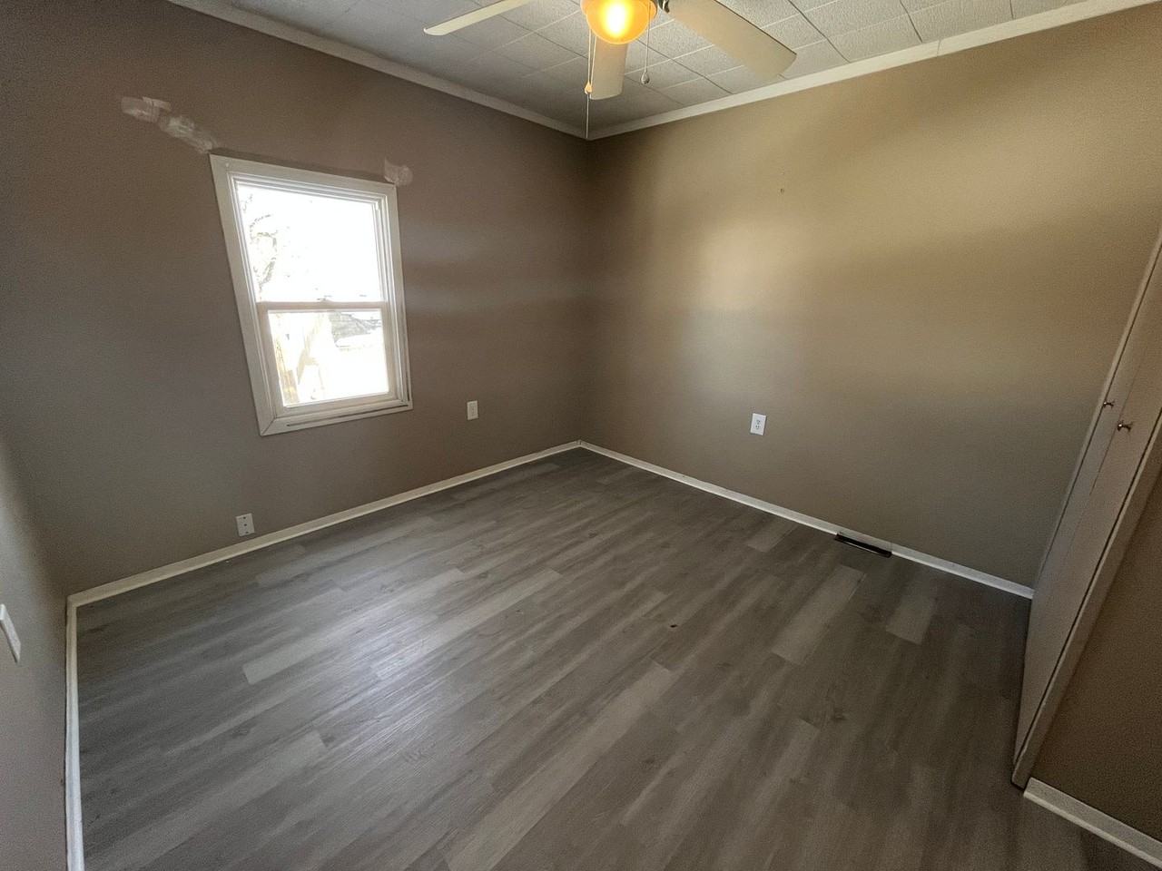 818 9th Ave - Photo 6 of 8