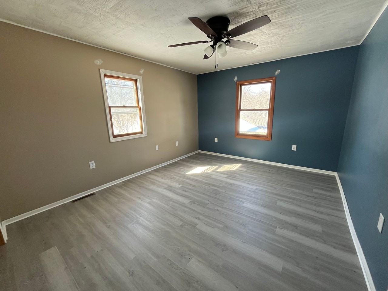 818 9th Ave - Photo 7 of 8