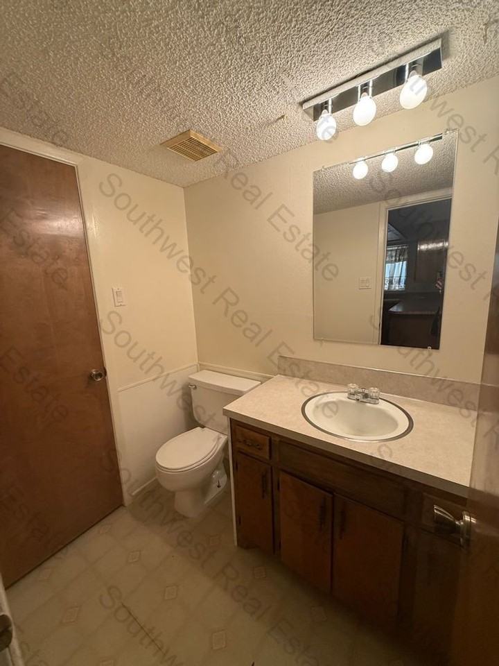 1405 Colonial Pkwy - Photo 5 of 17