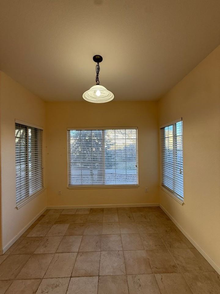 9913 E Carolina Cir #104 - Photo 7 of 27