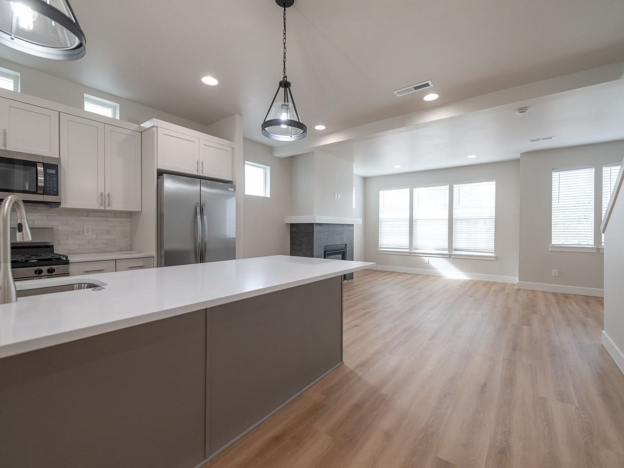 9389 Sw Eunice Ln - Photo 7 of 37