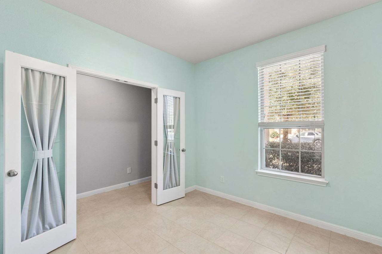 247 Diamond Point Dr - Photo 5 of 41