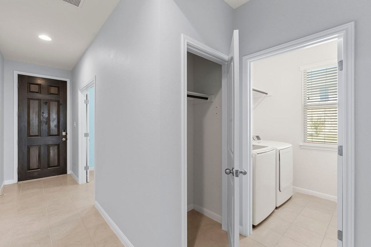 247 Diamond Point Dr - Photo 7 of 41