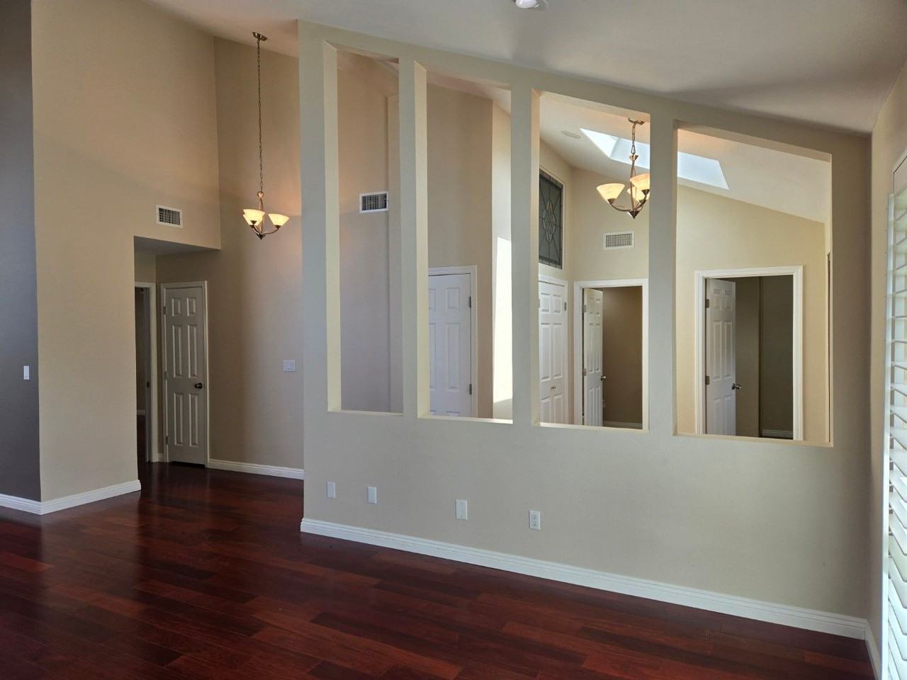 7769 Laurelridge Rd - Photo 4 of 31