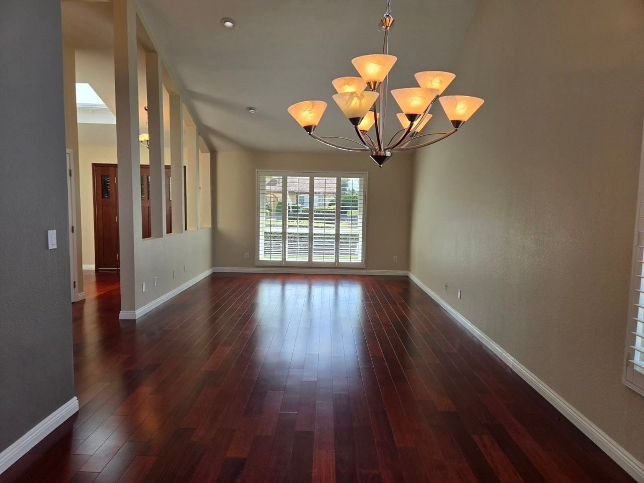 7769 Laurelridge Rd - Photo 6 of 31