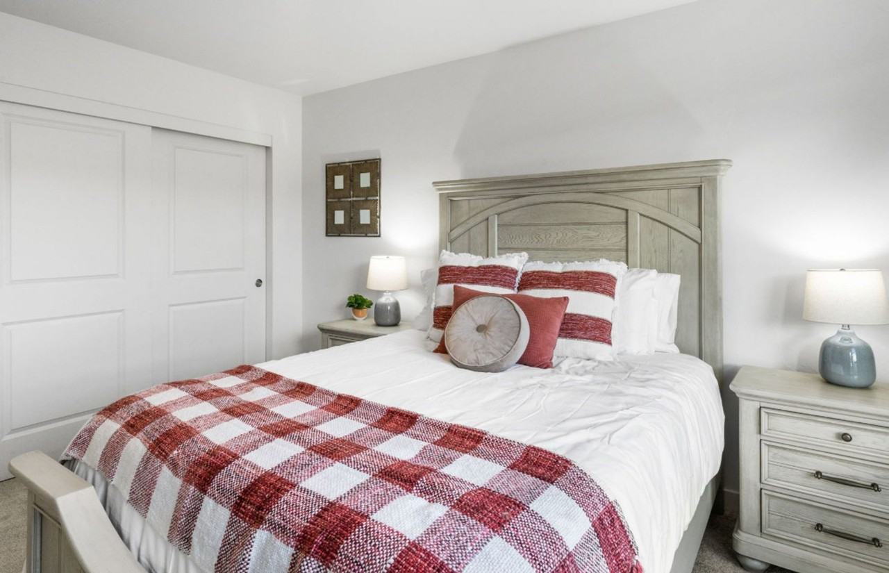 504 Lacey Ln - Photo 3 of 9