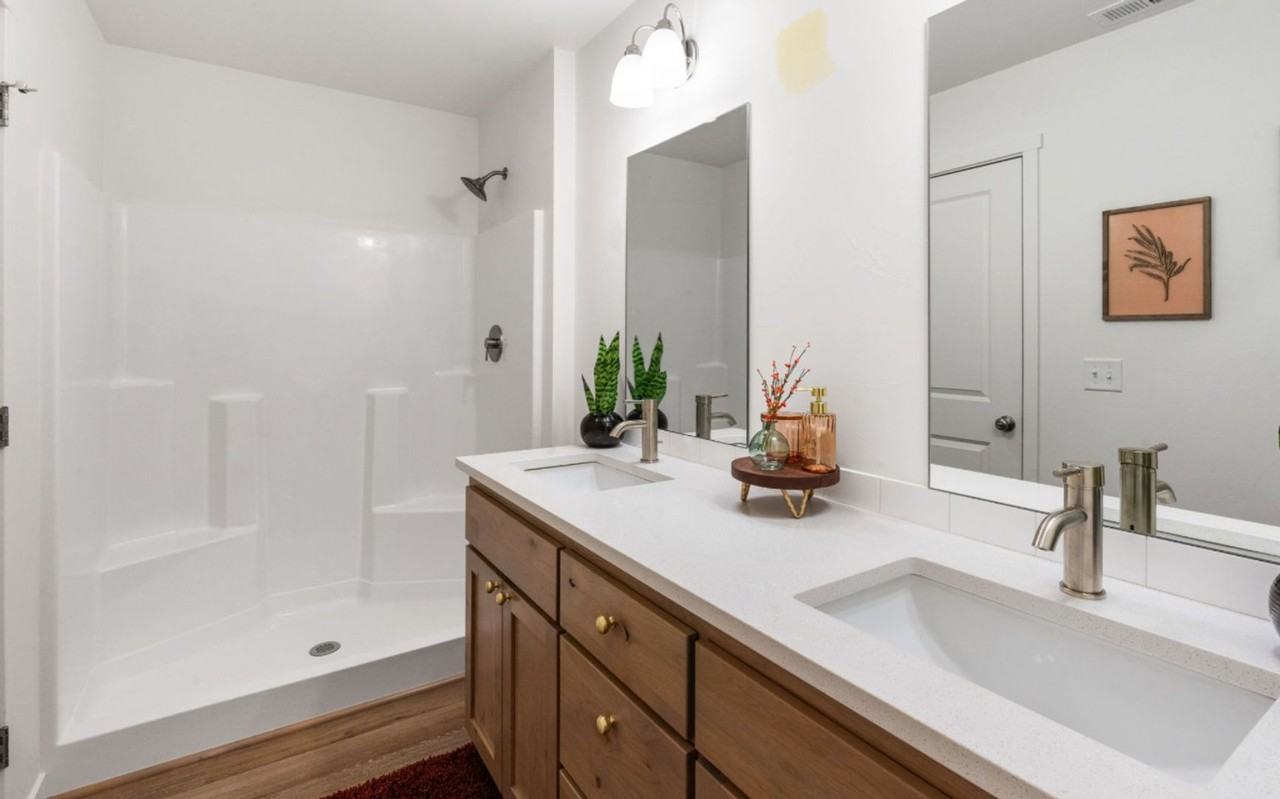 504 Lacey Ln - Photo 6 of 9