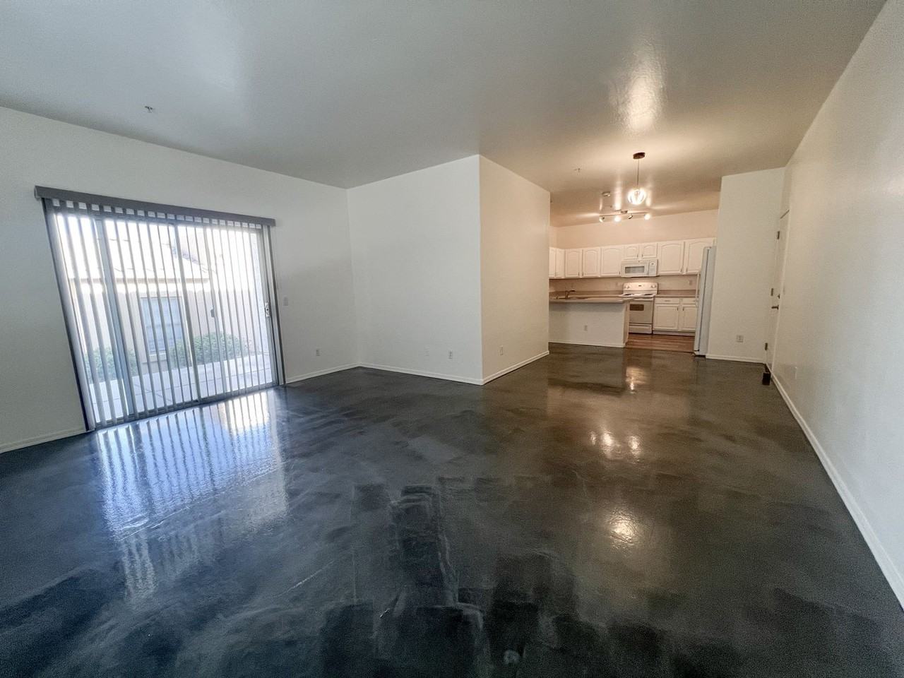 1189 S 16th Pl - Photo 3 of 19