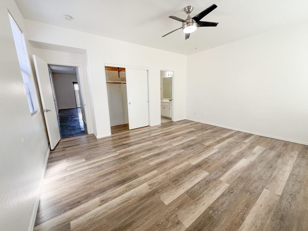 1189 S 16th Pl - Photo 7 of 19