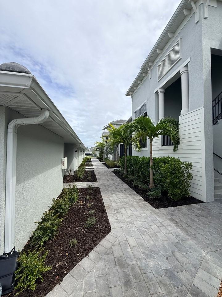 15175 Bluffton Ln #724 - Photo 2 of 37