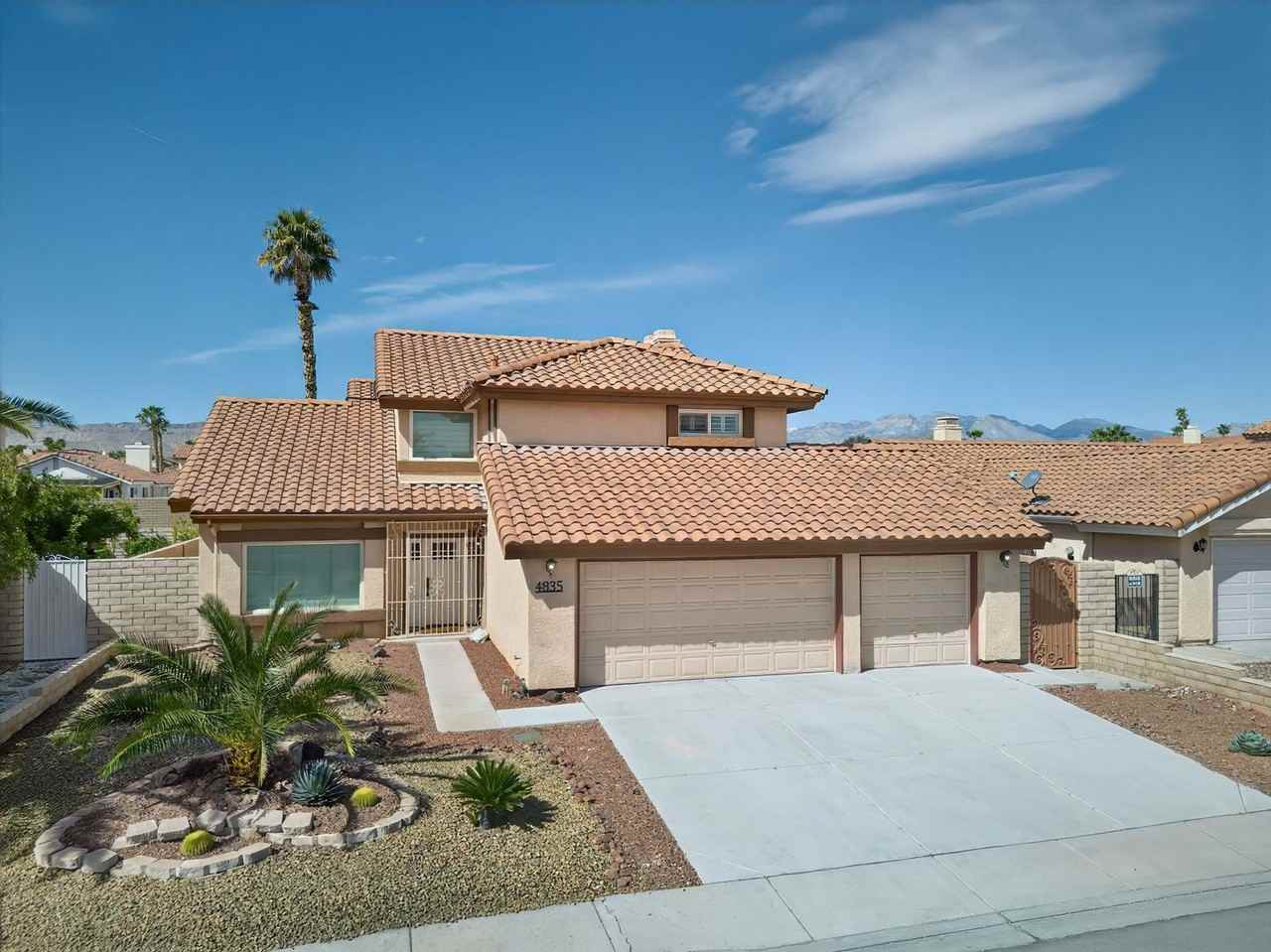 4835 Illustrious St - Photo 2 of 44