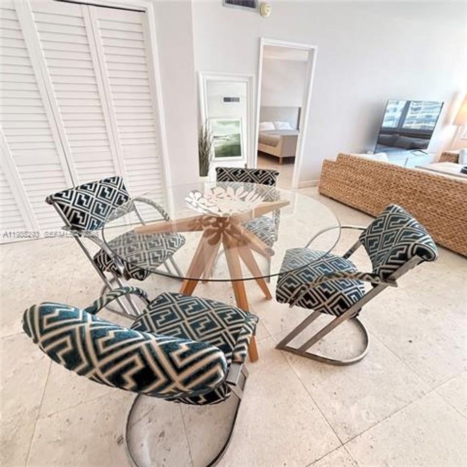 5700 5700 Collins Ave appt 11A - Photo 4 of 22