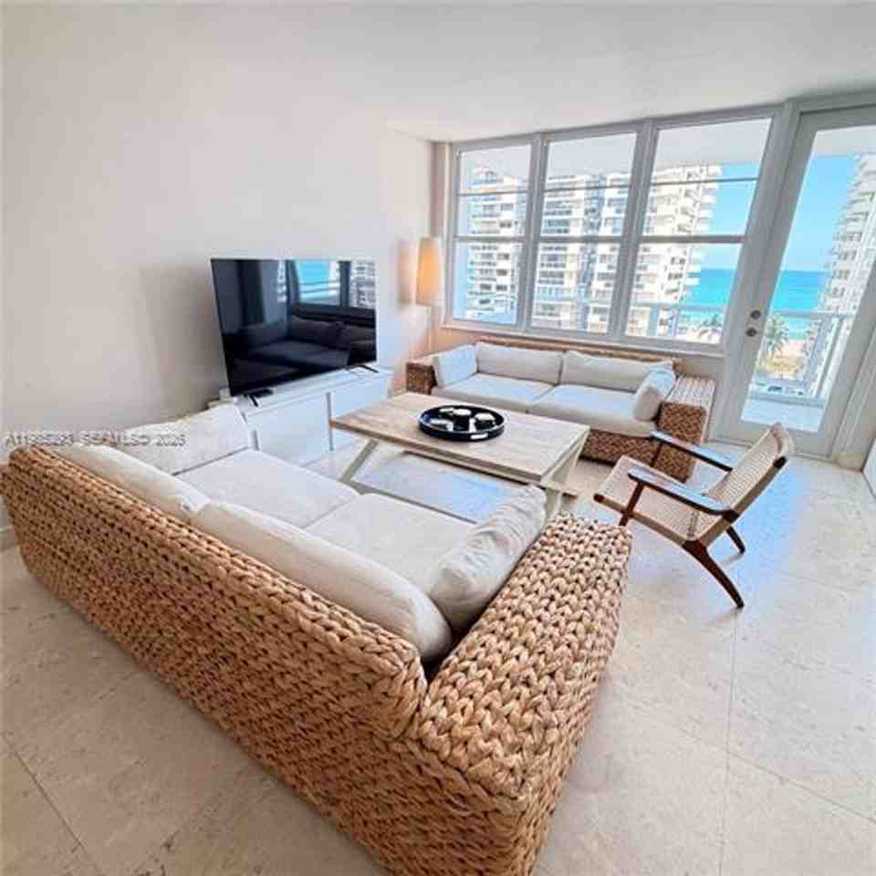 5700 5700 Collins Ave appt 11A - Photo 5 of 22