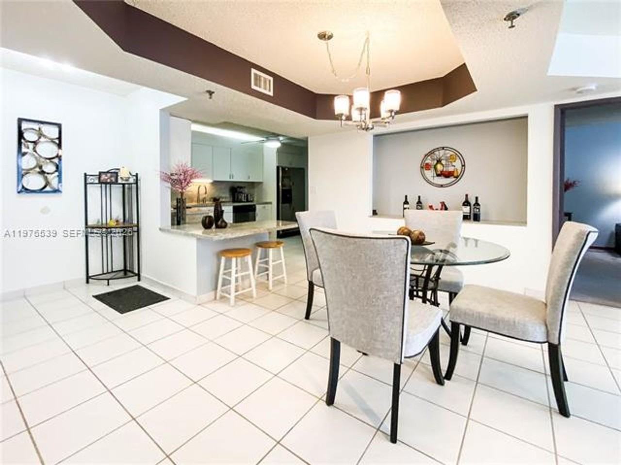 9341 9341 Collins Ave appt 1204 - Photo 4 of 33