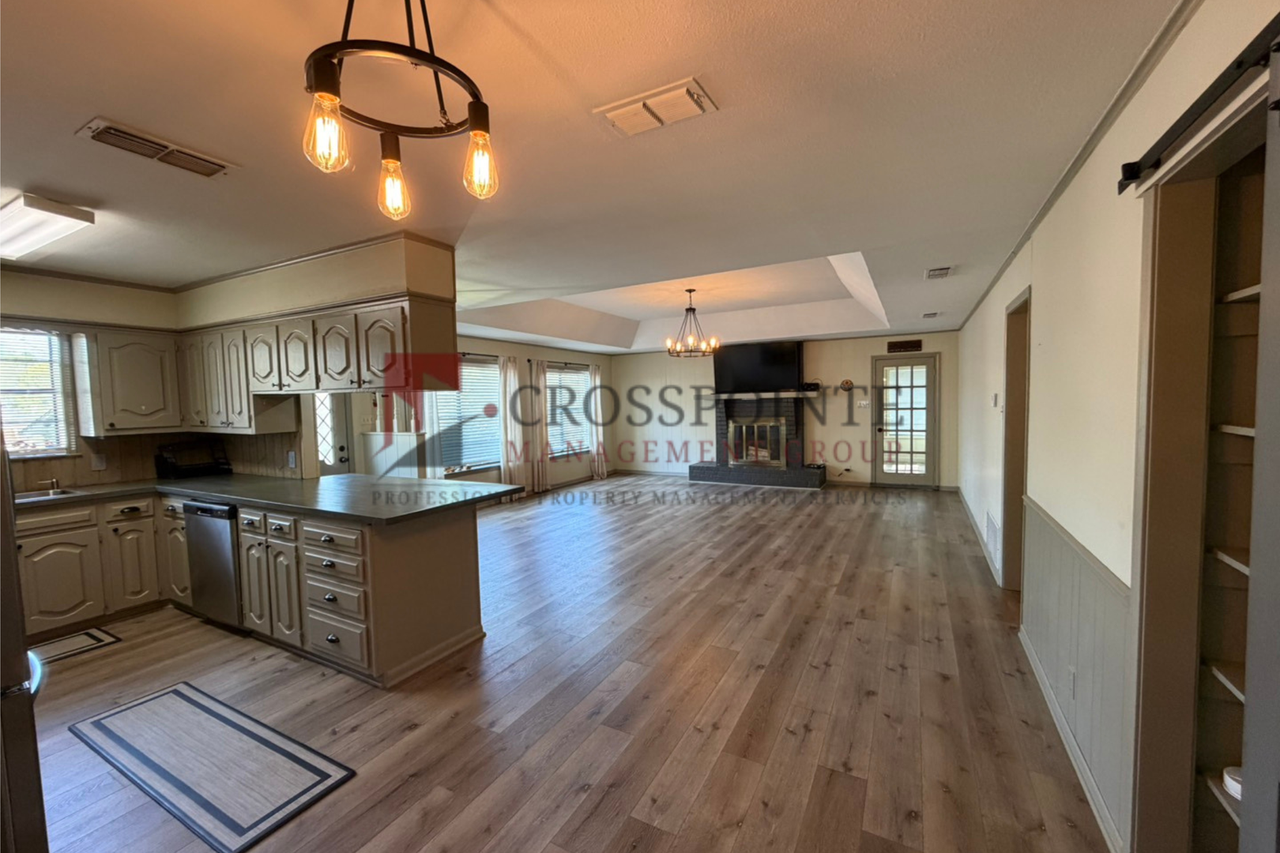 20346 Lake Shore Cir - Photo 3 of 29