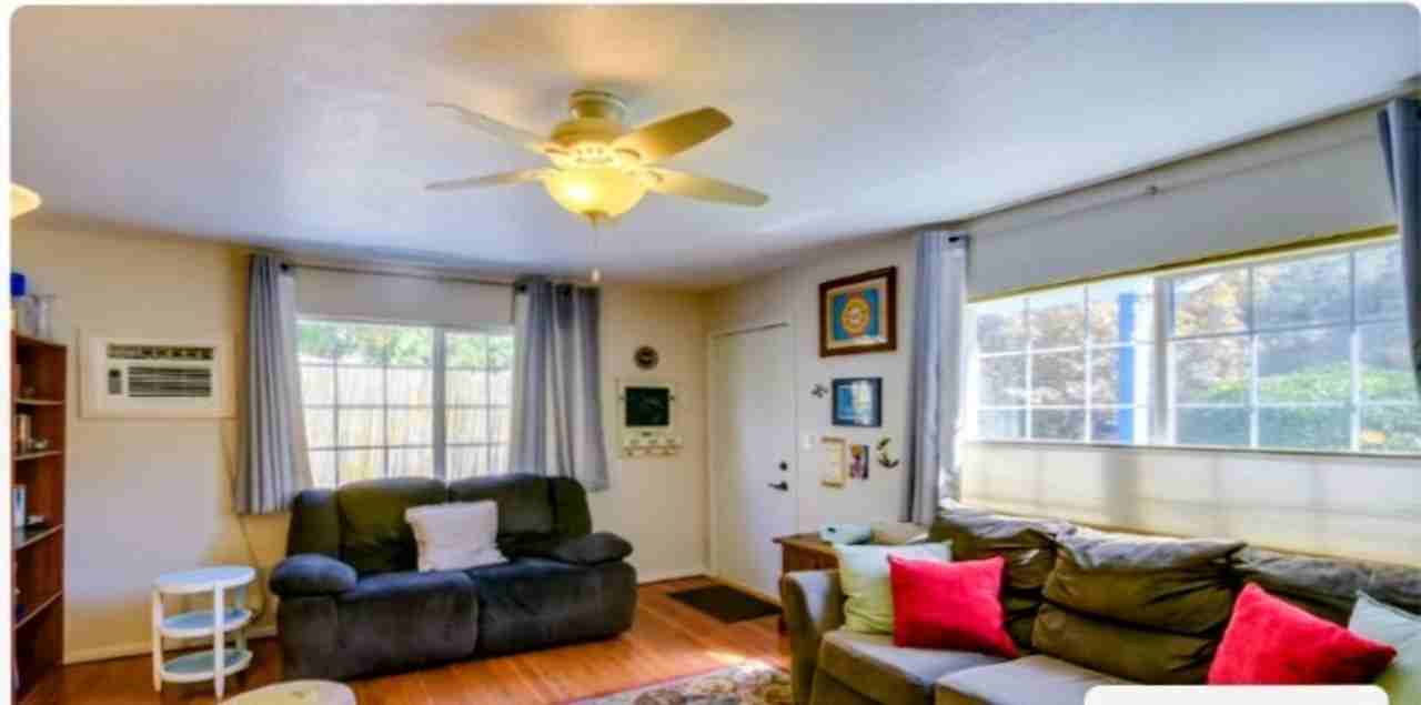 331 Bonite St - Photo 3 of 14