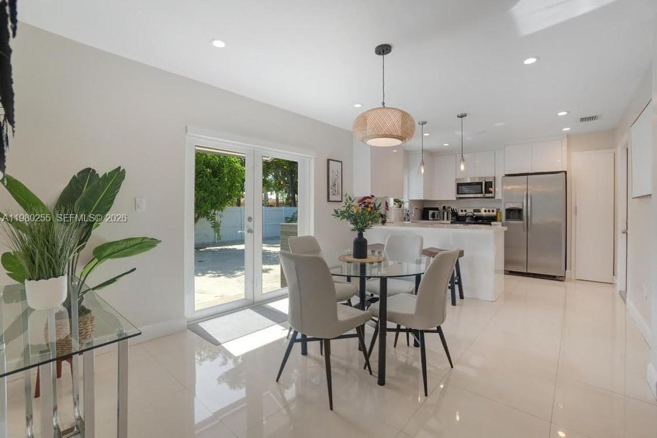 20560 Nw 17th Ave - Photo 4 of 21