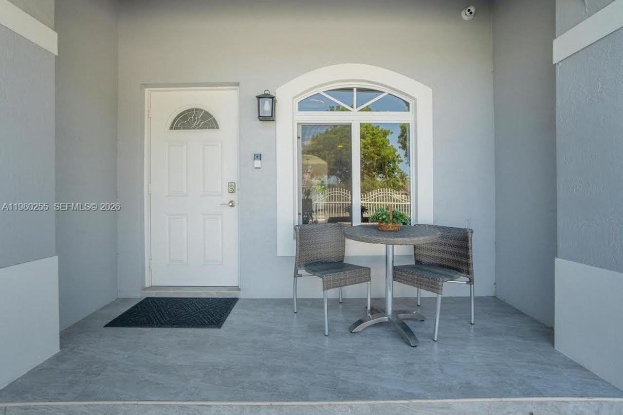 20560 Nw 17th Ave - Photo 7 of 21