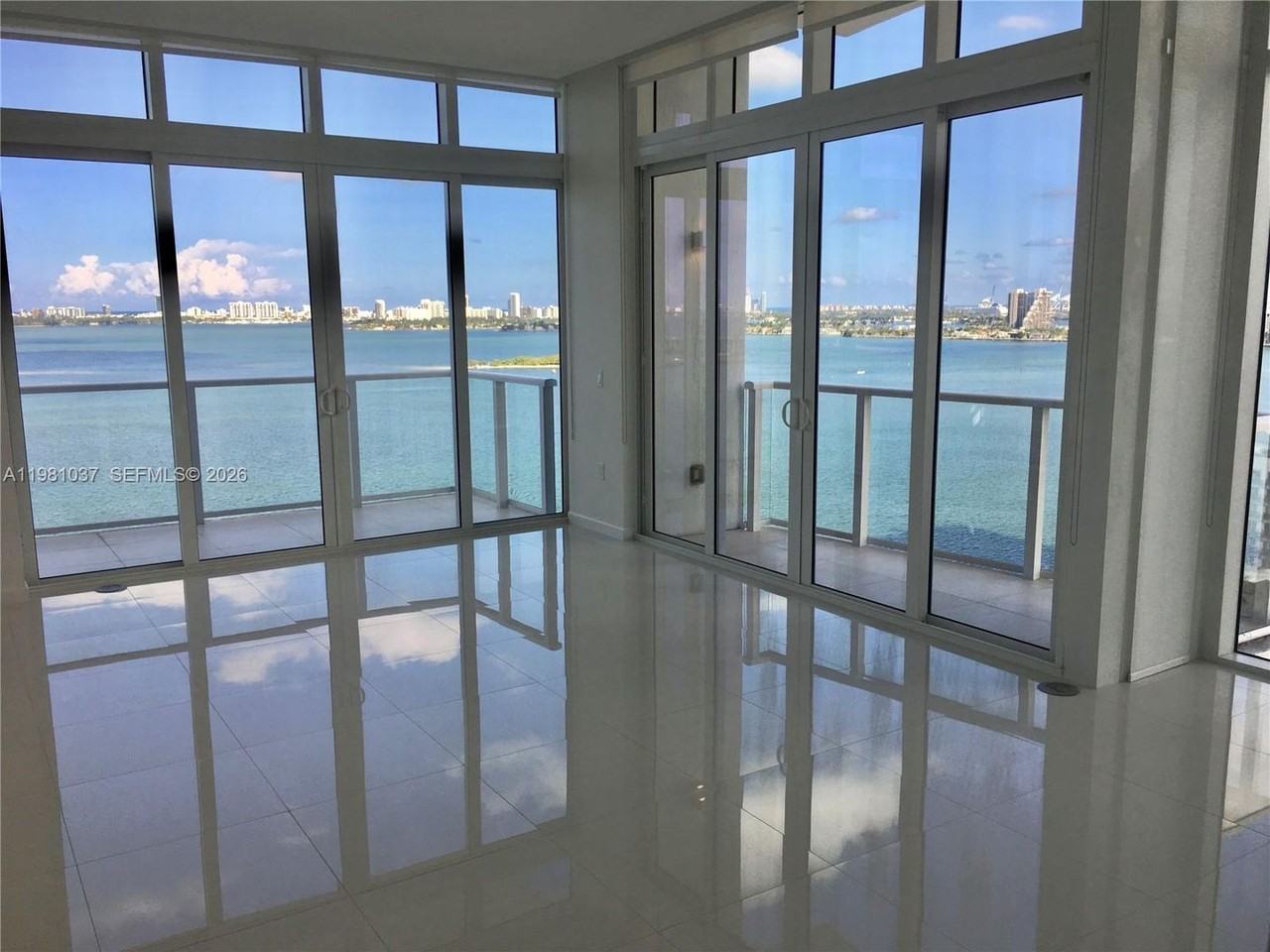 601 Ne 27th St - Photo 5 of 17