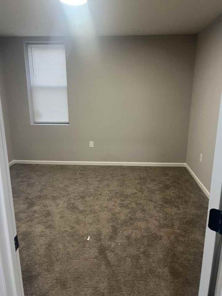 2305 Whittier Ave - Photo 2 of 9