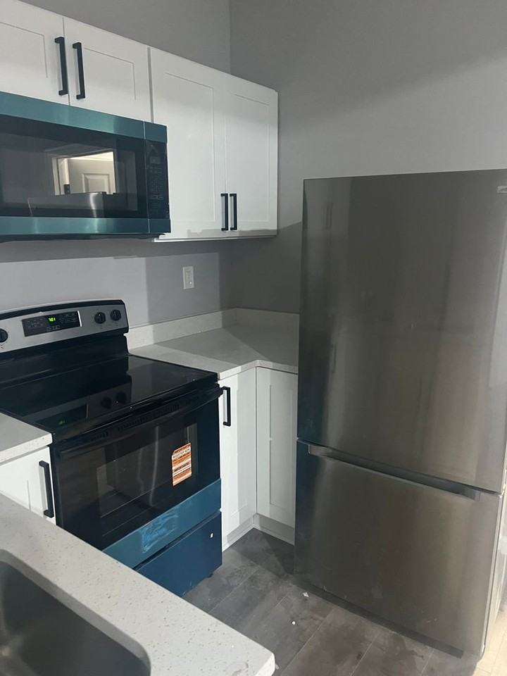 2305 Whittier Ave - Photo 7 of 9