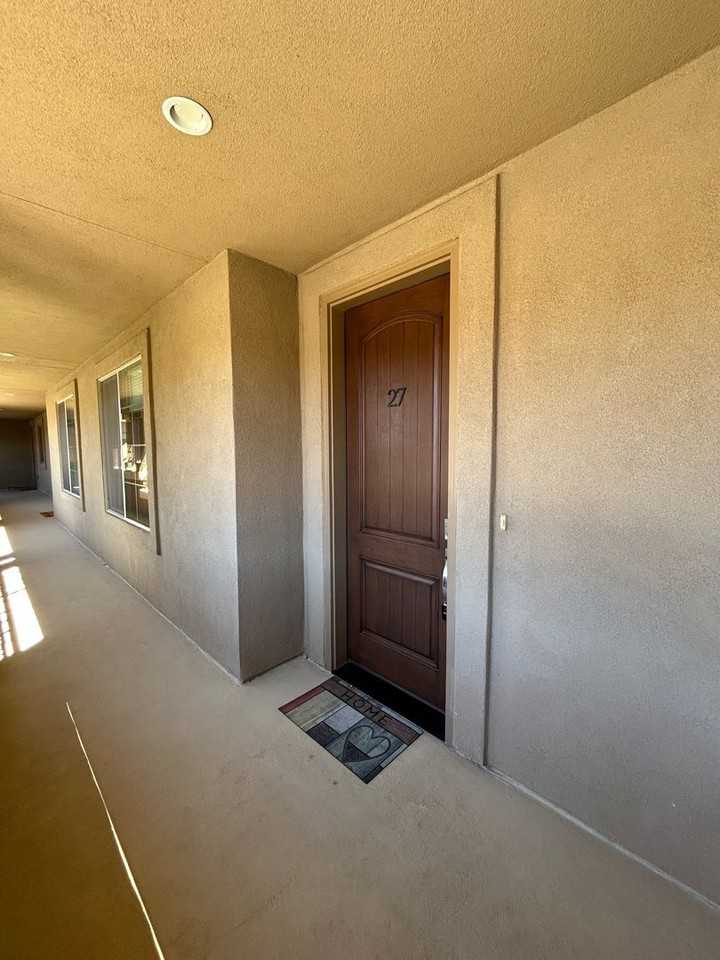 810 S Dixie Dr - Photo 3 of 46