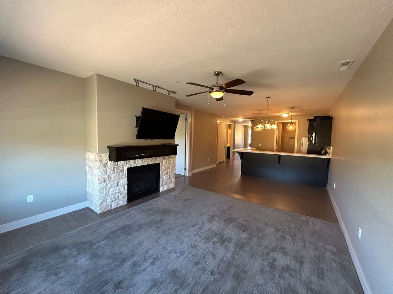 810 S Dixie Dr - Photo 4 of 46