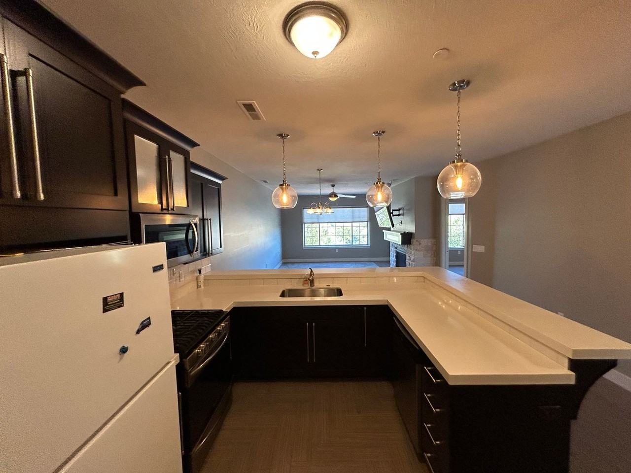 810 S Dixie Dr - Photo 5 of 46