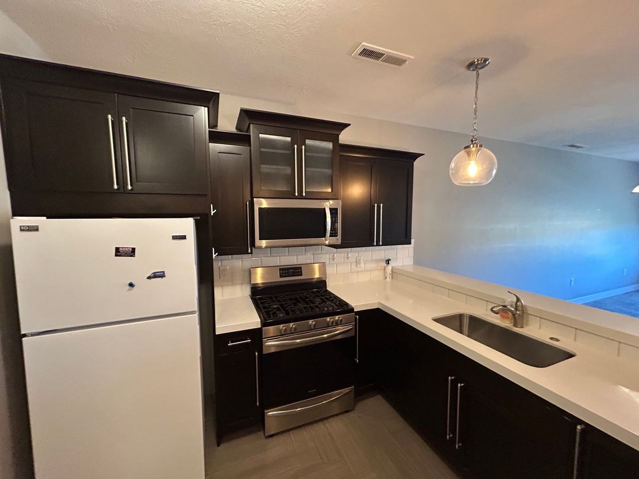 810 S Dixie Dr - Photo 6 of 46