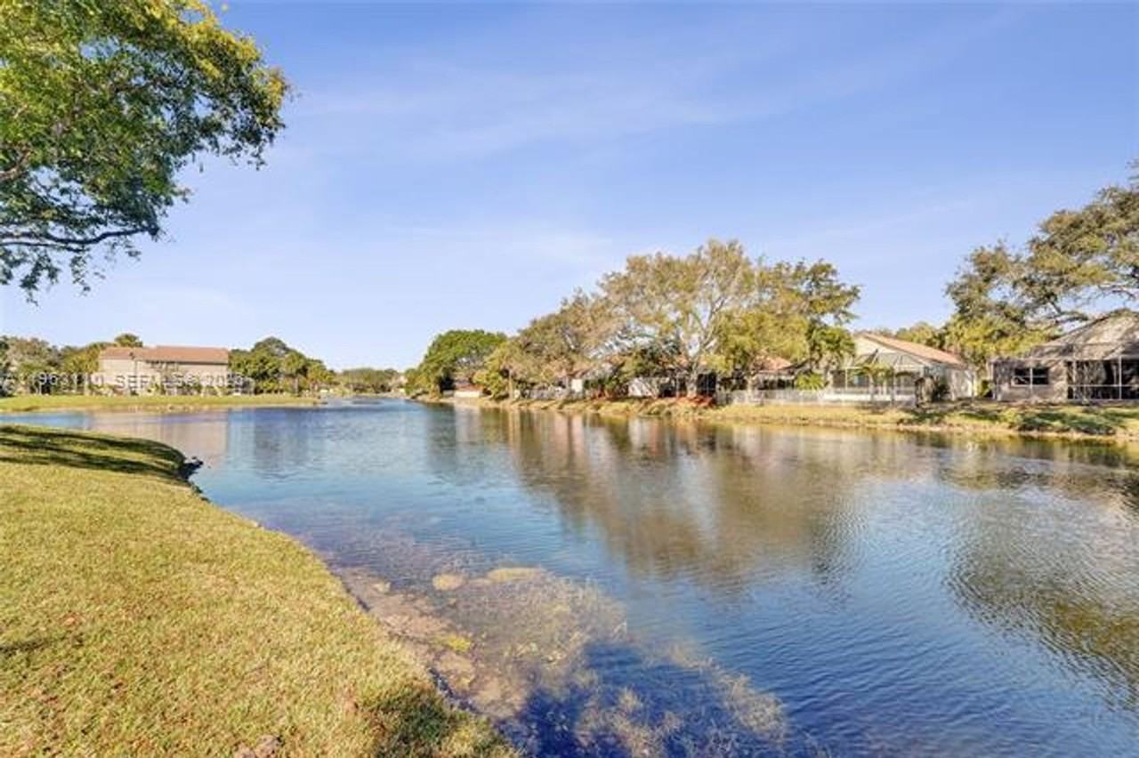 1025 1025 NW 105th Way th B-141 #141 - Photo 3 of 39