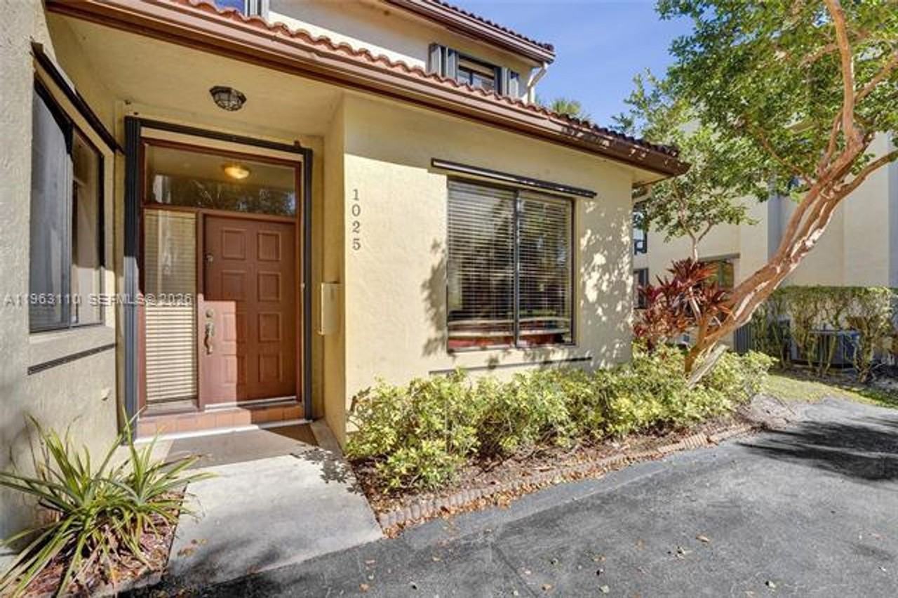 1025 1025 NW 105th Way th B-141 #141 - Photo 6 of 39