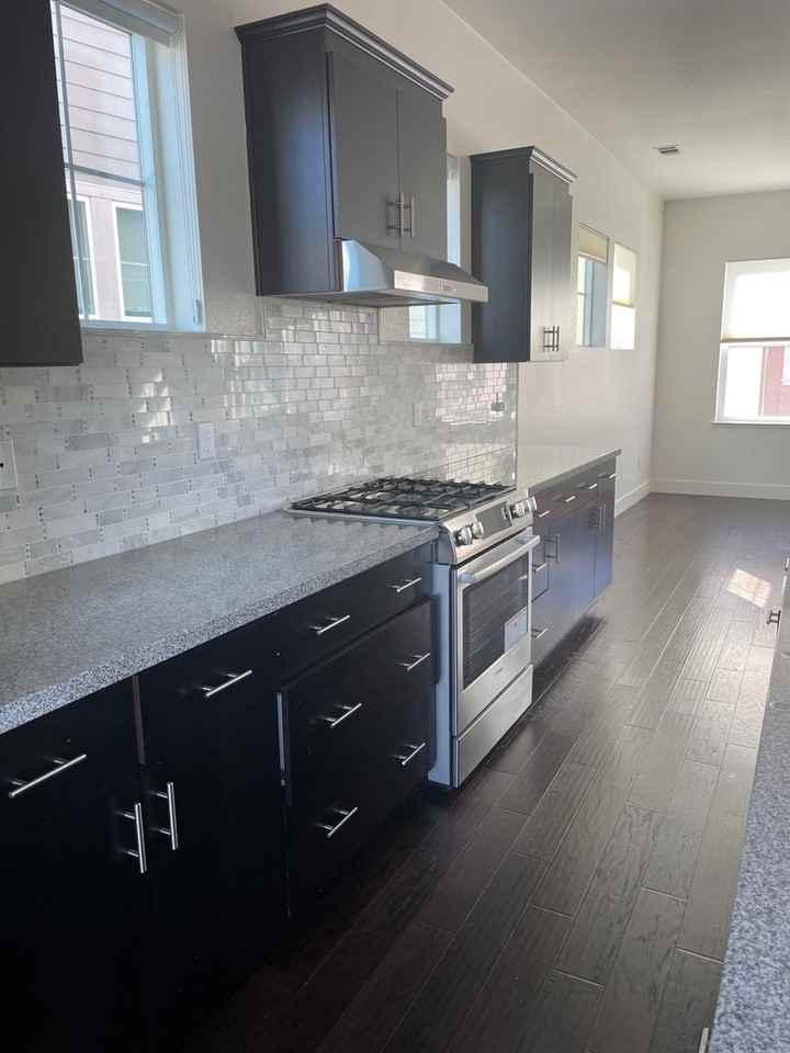 2121 Donnells Ln - Photo 7 of 24