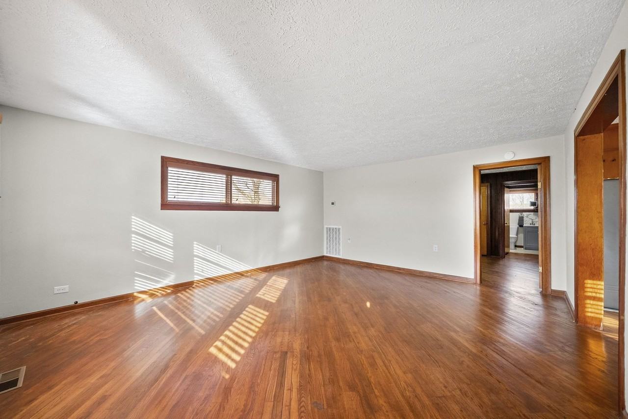 4540 Canton Pike - Photo 4 of 30