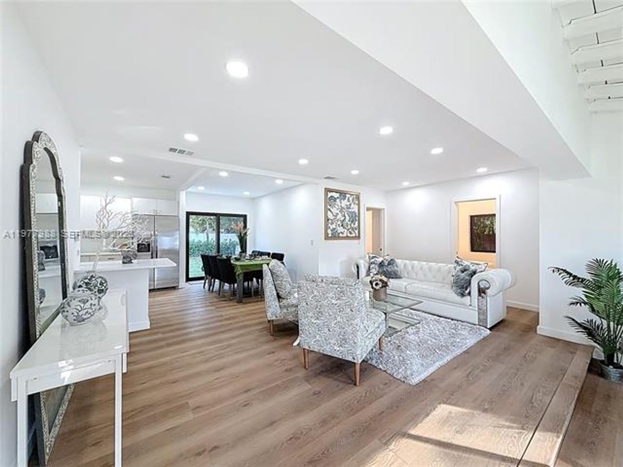 3521 Sw 58th Ct - Photo 3 of 12