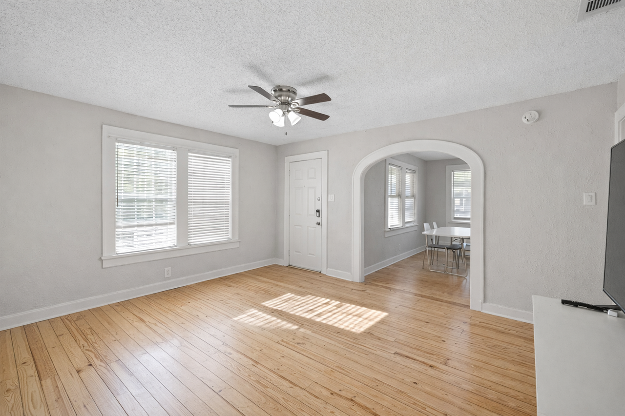 1202 E 29th St #C - Photo 7 of 46