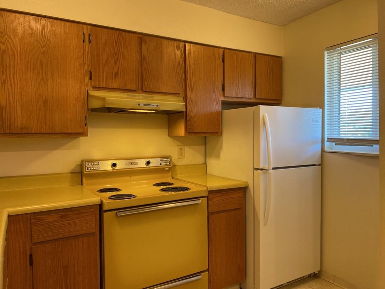 1705 Heatheridge Rd #I204 - Photo 7 of 24