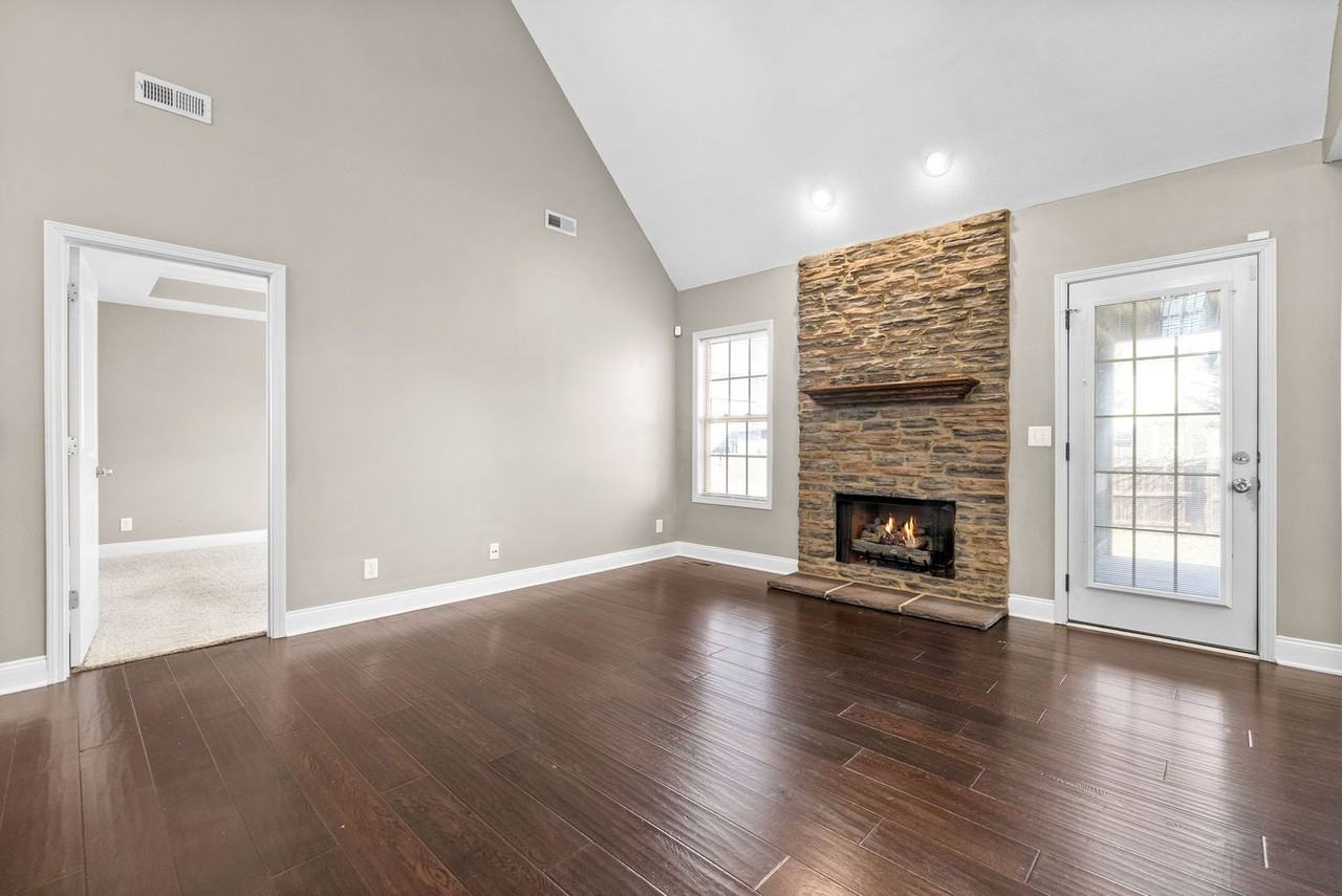 3365 Franklin Meadows Way - Photo 6 of 33