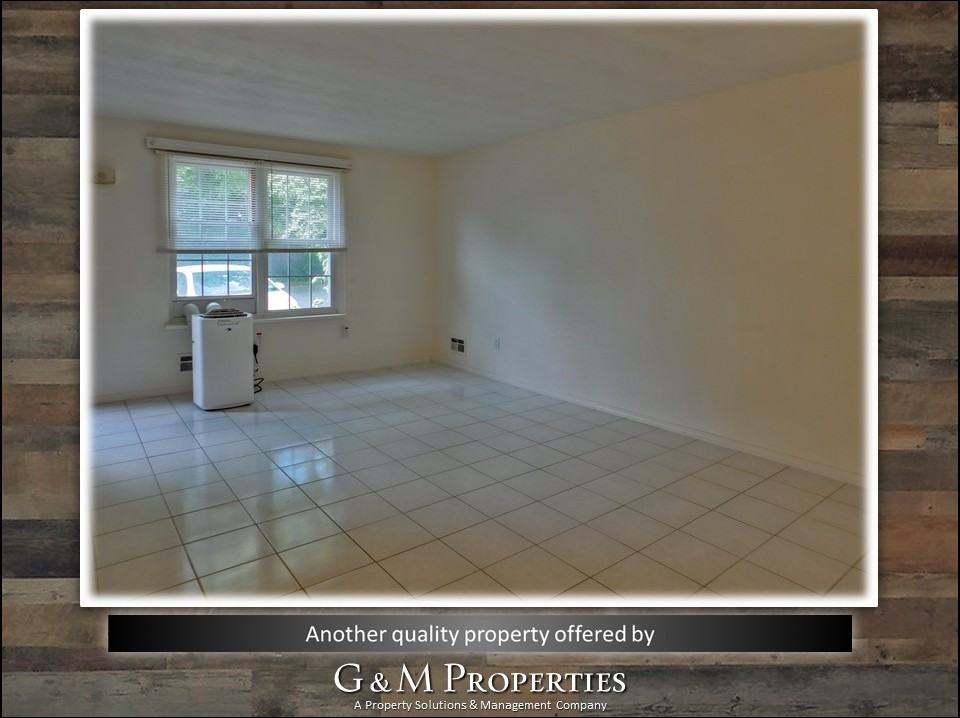 1074 Mount Hope Ave - Photo 3 of 23