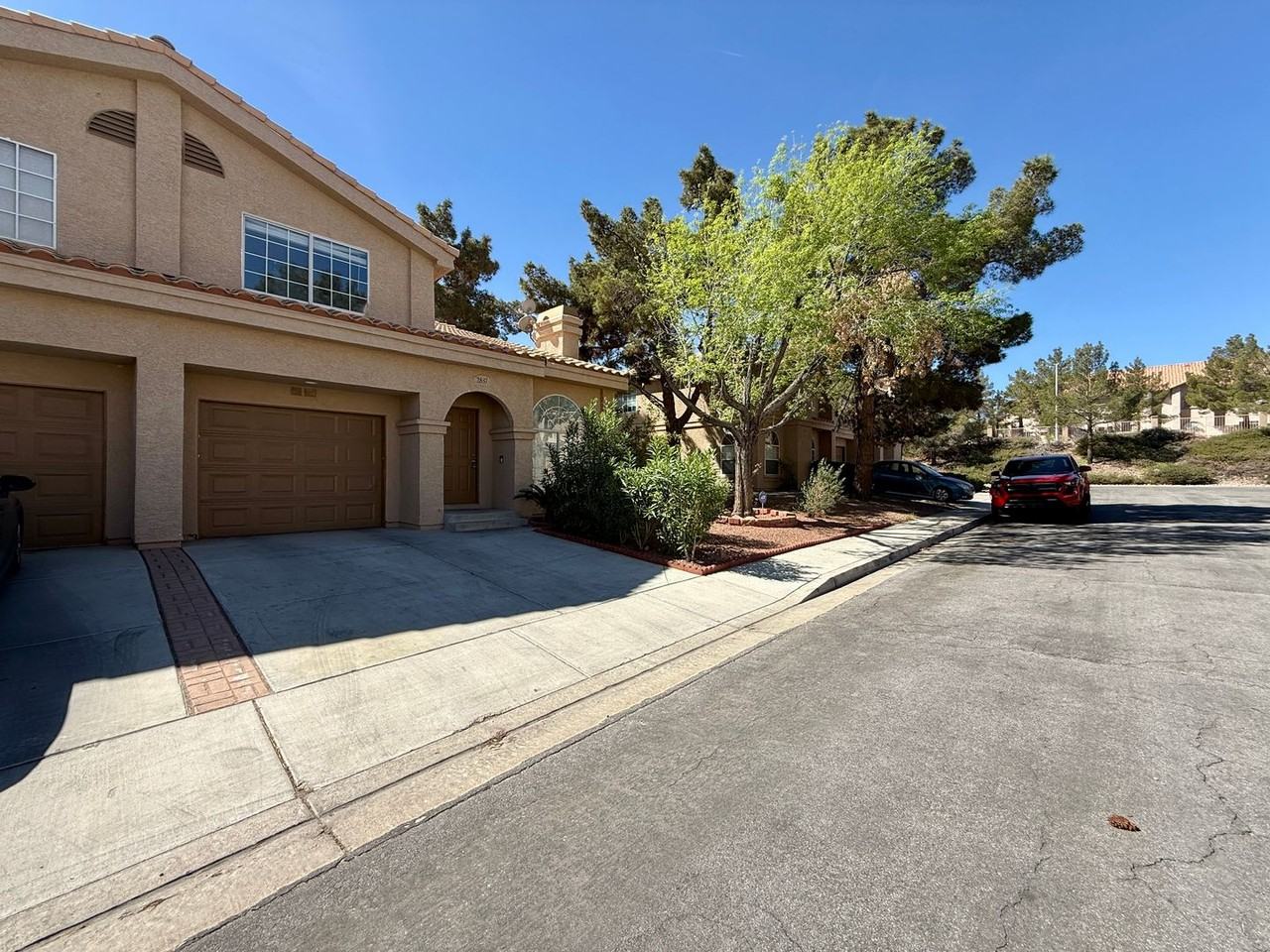 2837 Crystal Lantern Dr - Photo 2 of 43