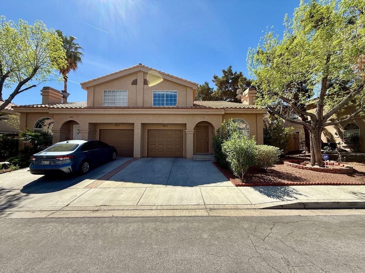 2837 Crystal Lantern Dr - Photo 3 of 43
