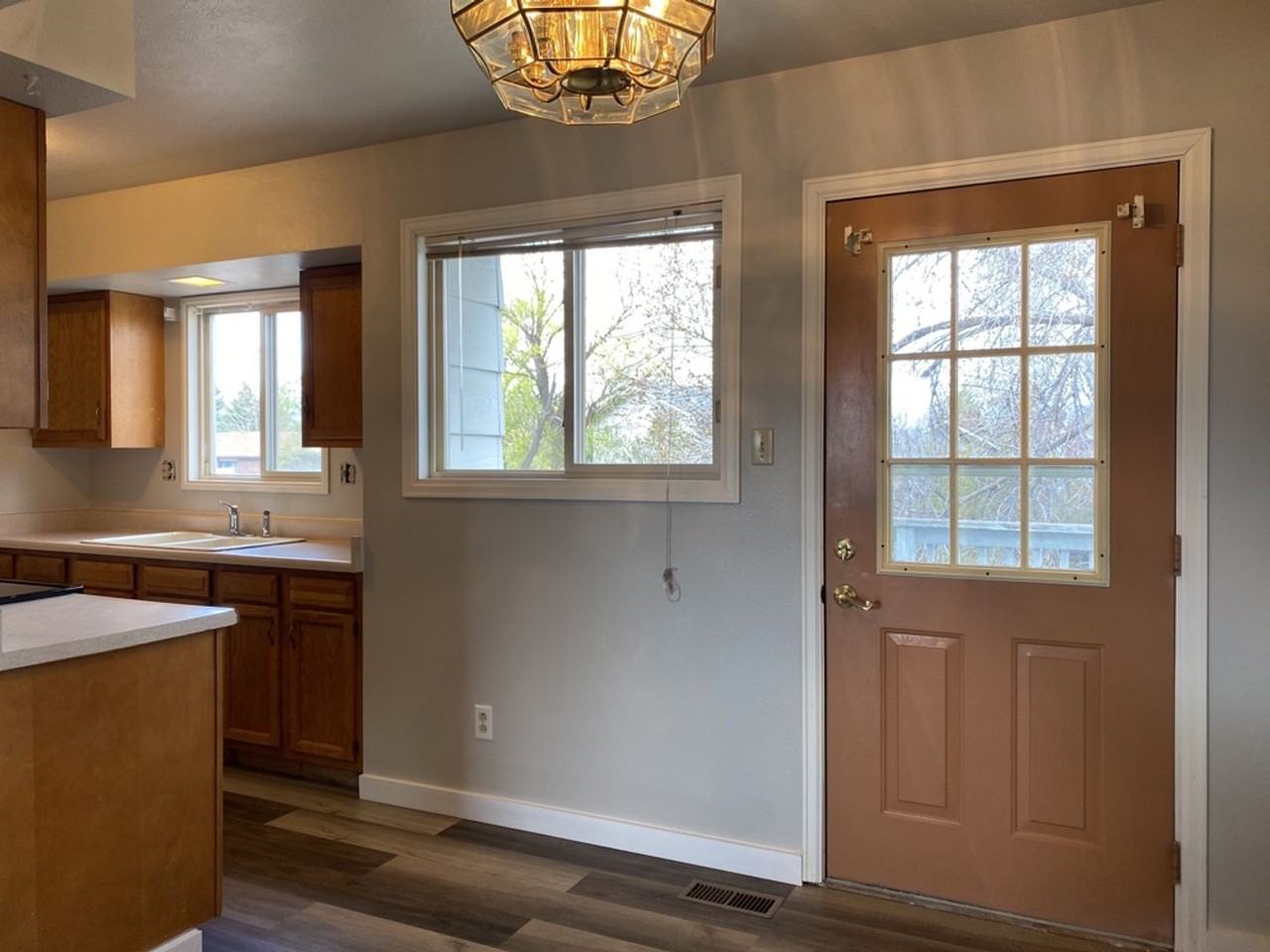 451 Mulberry Dr - Photo 6 of 36