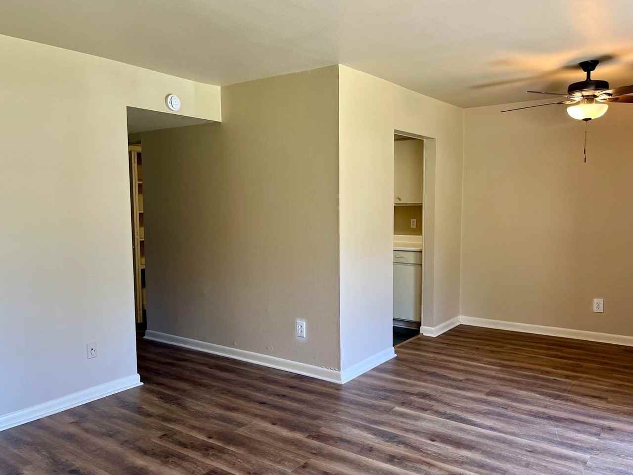1701 Lobdell Ave - Photo 6 of 14