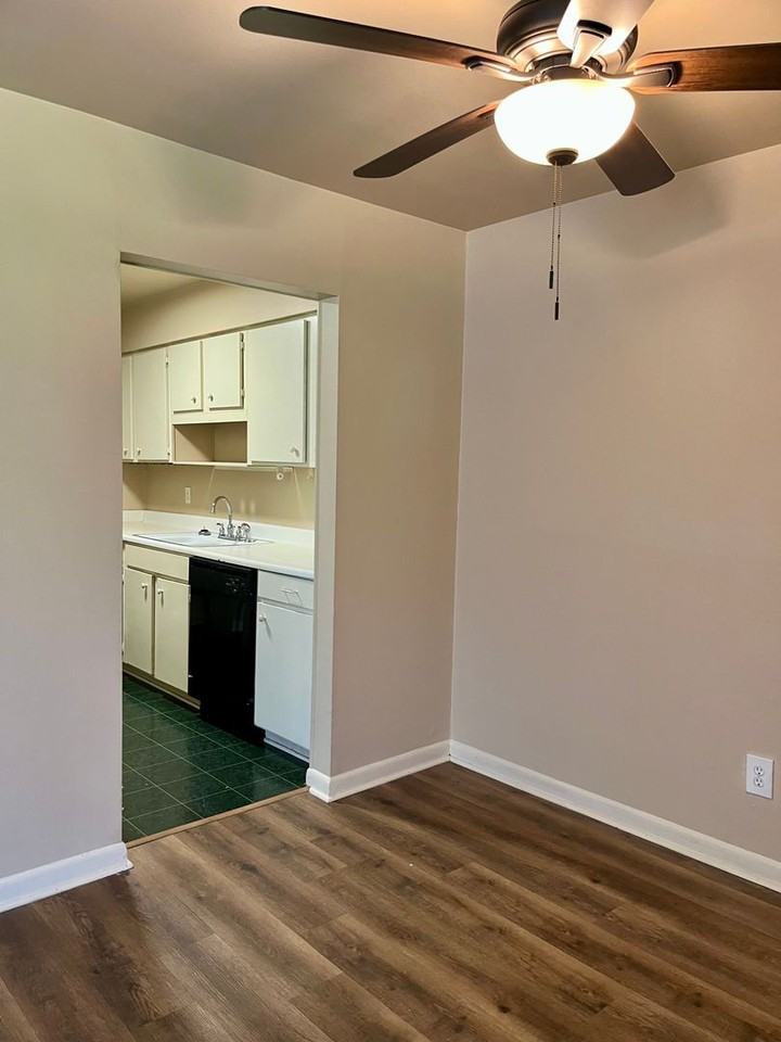 1701 Lobdell Ave - Photo 7 of 14