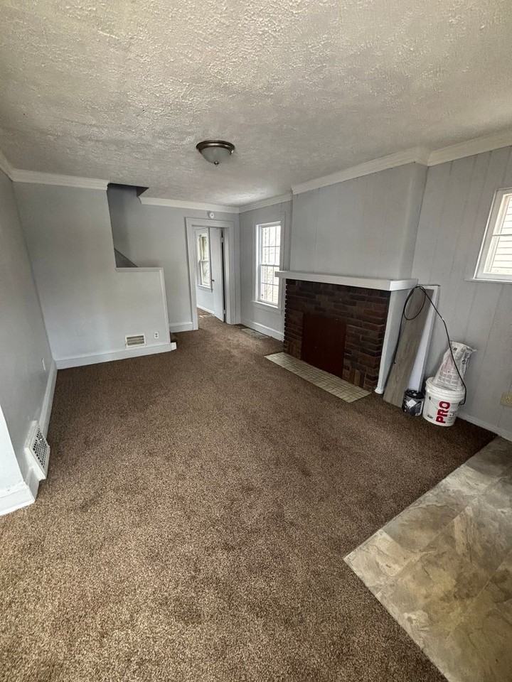 9105 Connecticut Ave - Photo 2 of 13